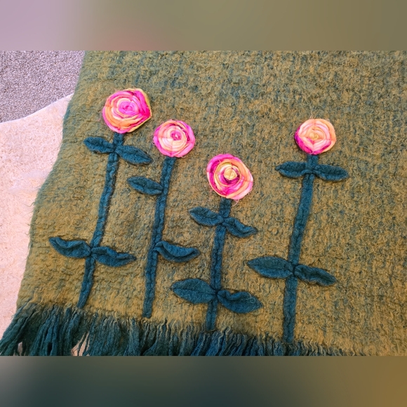 Pier 1 Imports Cozy Teal and Pink Needle Felted Flowers 50x60 Throw - Picture 3 of 4